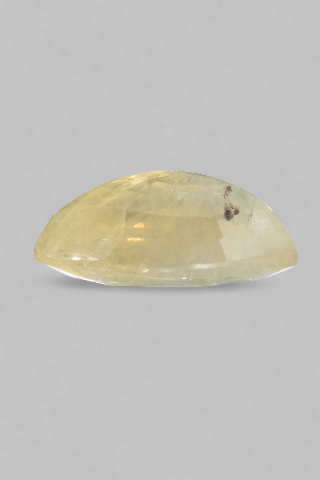 Natural yellow sapphire ( pukhraj )  8.26 Carat ( Sri Lanka Origin )