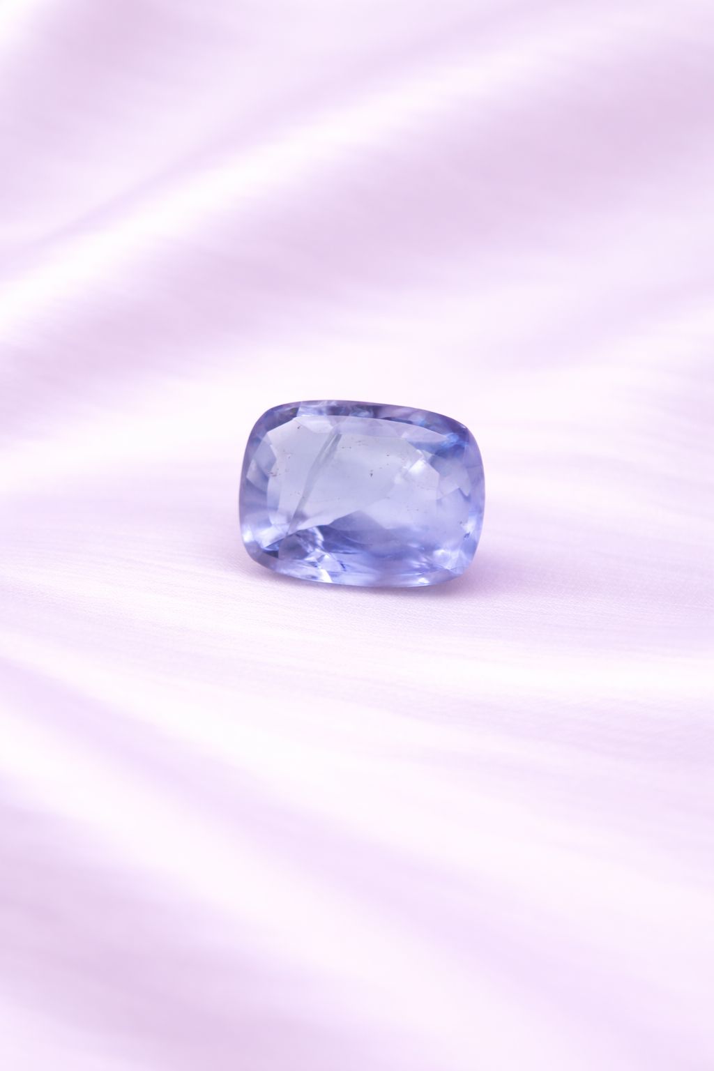 Natural blue sapphire  6.40 Carat  ( Sri Lanka Origin )