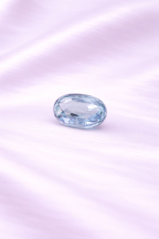 Natural blue sapphire  6.40 Carat
