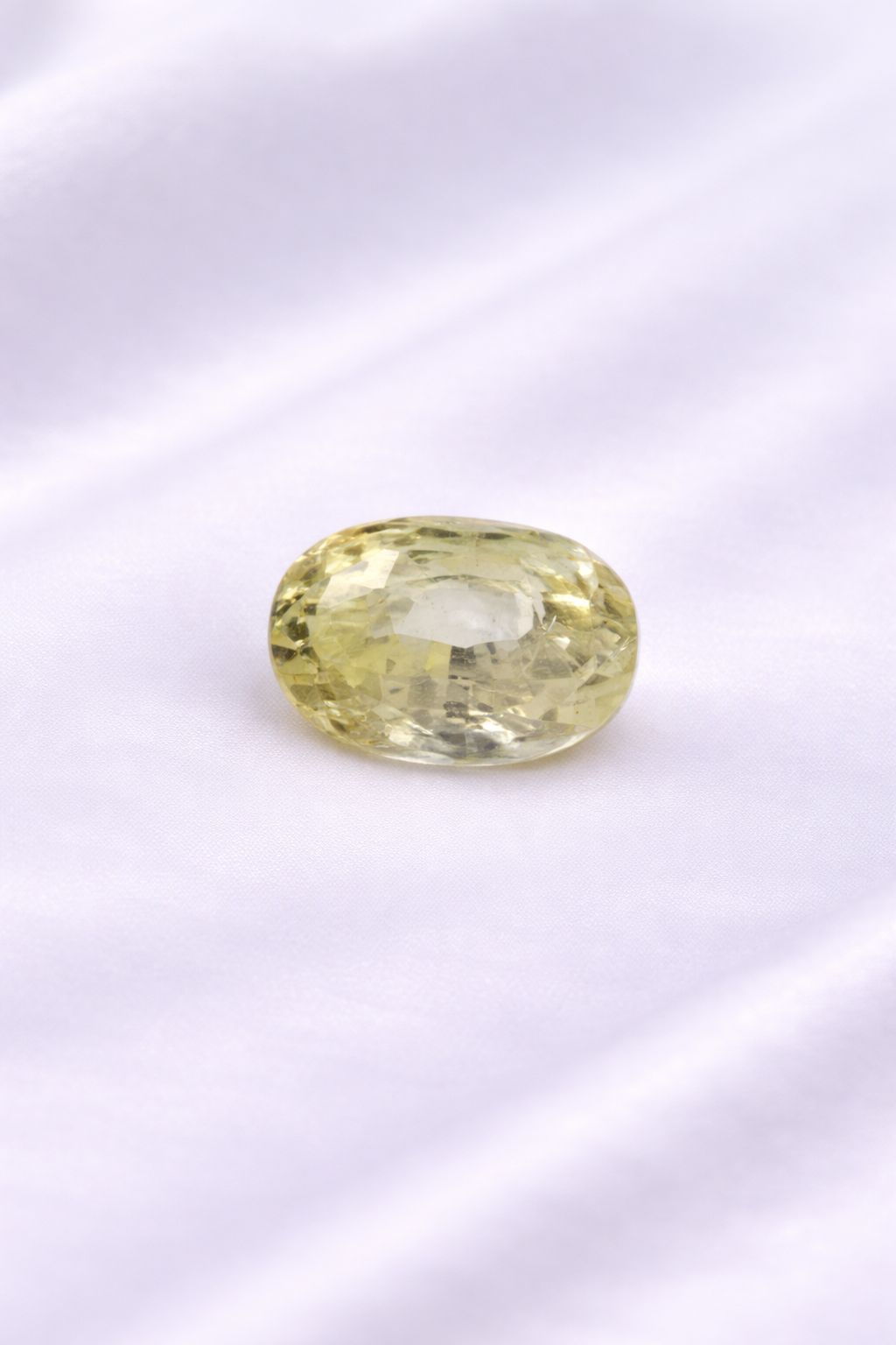 Natural Yellow sapphire (Pukhraj) 8.60 Carat ( Sri Lanka Origin )
