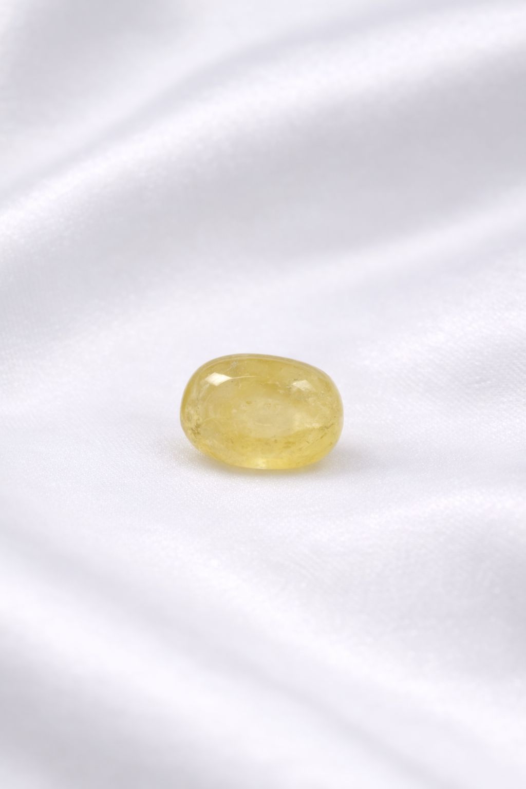 Natural Yellow sapphire (Pukhraj) 8.90 Carat ( Sri Lanka Origin )