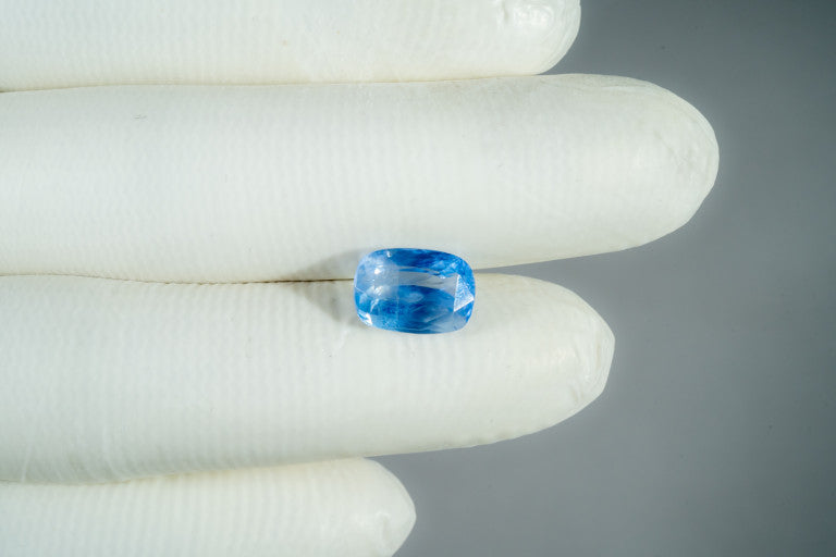 Natural Blue Sapphire (Neelam) 6.23 Caras